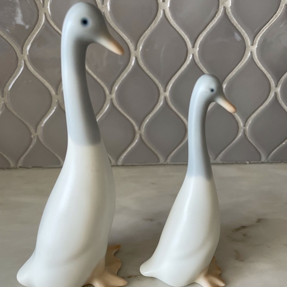 Vintage pair of geese figurines by Special Gifts by Crowning Touch Japan EUC - Picture 4 of 8
